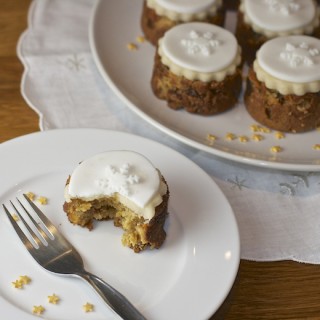 Alternative Tropical Christmas Cake-3