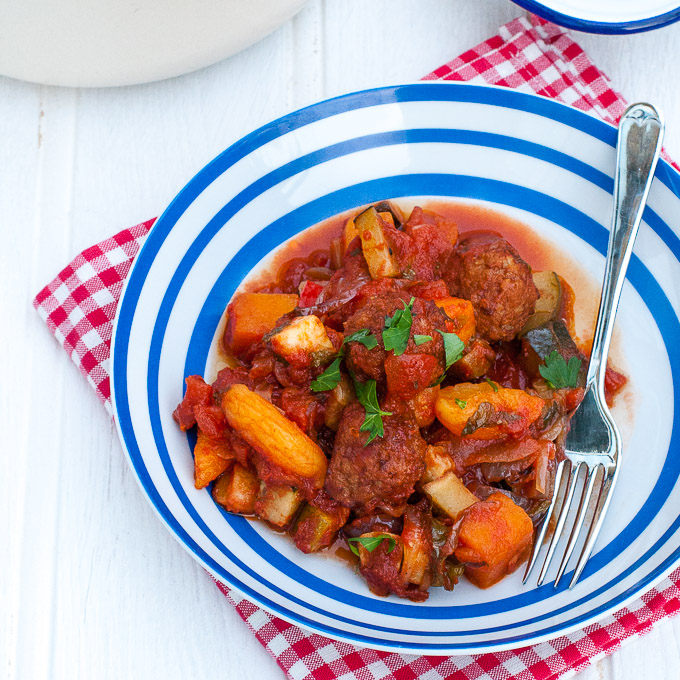 Meatball casserole Moroccan tagine style stew - Maison Cupcake