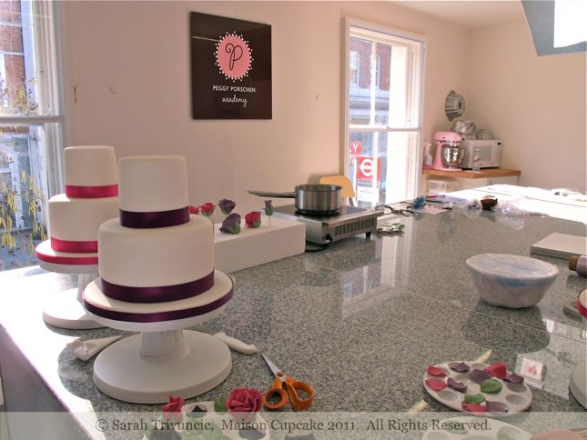 Peggy Porschen class March 2011 by Sarah Trivuncic Maison Cupcake