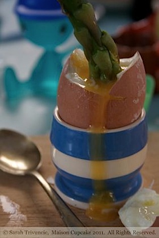 Eggs and Asparagus Soldiers by Sarah Trivuncic Maison Cupcake