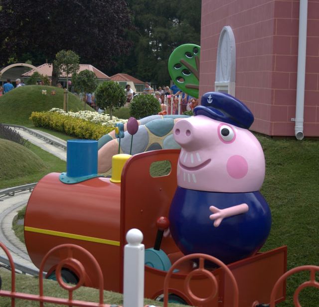 Grandpa Pig's train ride Peppa Pig World