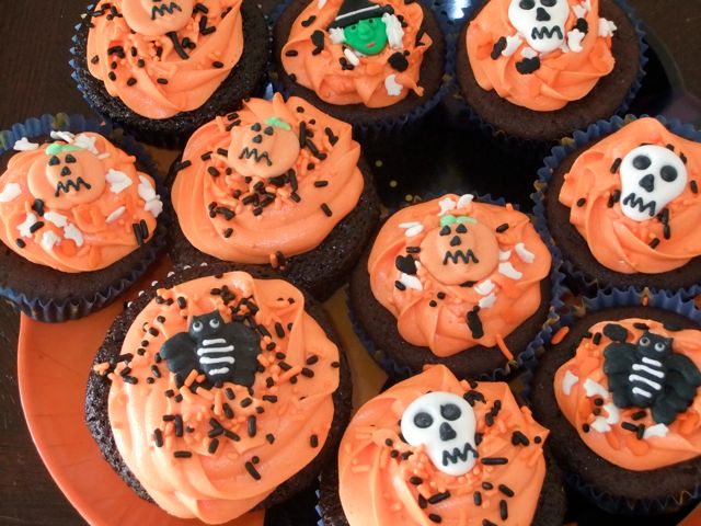 Orange Halloween cupcakes