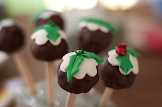 Christmas-pudding-cake-pops