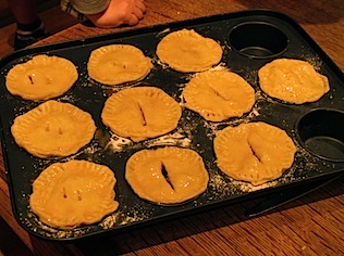 How to make steak and kidney mini pies