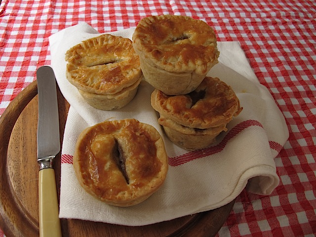 How to make steak and kidney mini pies