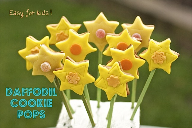 making-Daffodil-cookie-pops
