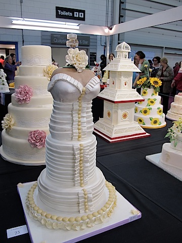 Cake International Entry, Gold award winning wedding cake - 8 Tier Indian  style cake | Cake international, Cake, Cupcake cakes