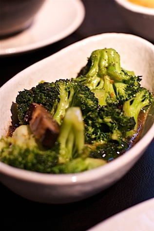 Broccoli and shitake mushrooms Suda Thai