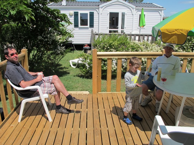 Mobile-home-deck