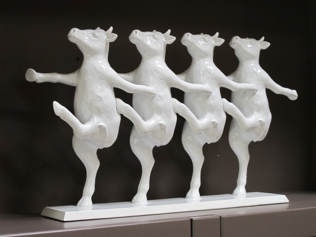 dancing-cows-ornament