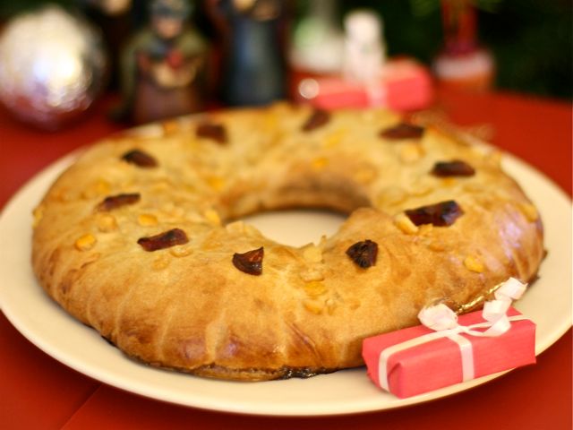 rosca-de-reyes-three-kings-cake