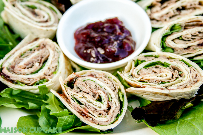 Roast beef wraps with cranberry relish and spinach for packed lunches or parties via @maisoncupcake at Maisoncupcake.com