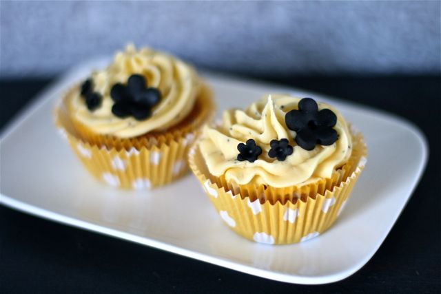 lemon and poppy seed cupcakes