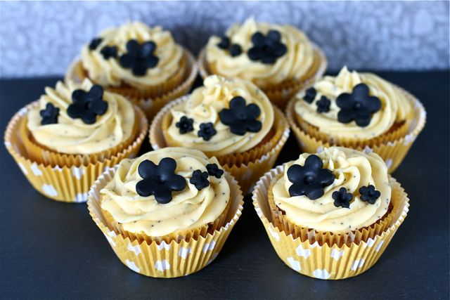 lemon and poppy seed cupcakes