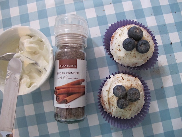 Blueberry and cinnamon cupcakes