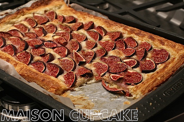 Dead easy dessert idea: fig tart using puff pastry by MaisonCupcake.com #baking #recipes #pastry