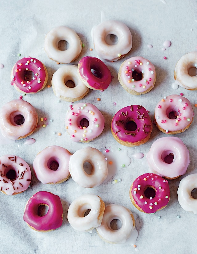 Mini doughnut recipe for pink glazed ring donuts Maison Mini doughnut recipe for pink glazed ring donuts Maison