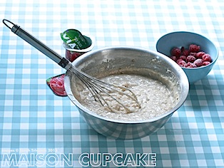 Easy tray bake cake made with Activia yogurt #sp #chocolate #raspberry 