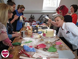 Watching Cake Boss UK ambassador Juliet Sear show off the new range of Cake Boss baking equipment #cakeboss #cakedecorating #baking