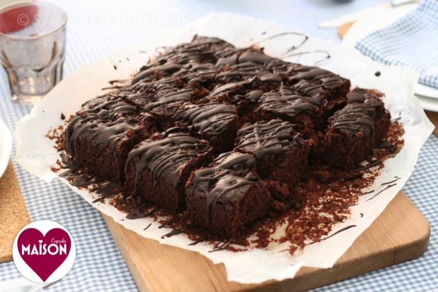 Chocolate cherry cake made with yogurt and no butter #traybakes #recipes #bakesales