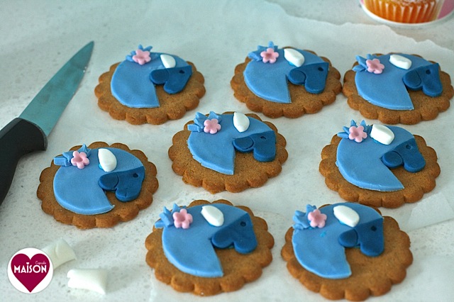 Rio2 movie blue parrot cookies - 16-imp.jpg
