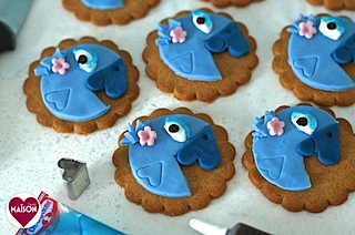 Rio2 movie blue parrot cookies - 18-imp.jpg