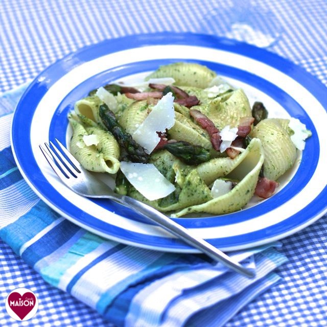 Giant conchiglie pasta shells with asparagus, bacon and Vitamix pesto recipe