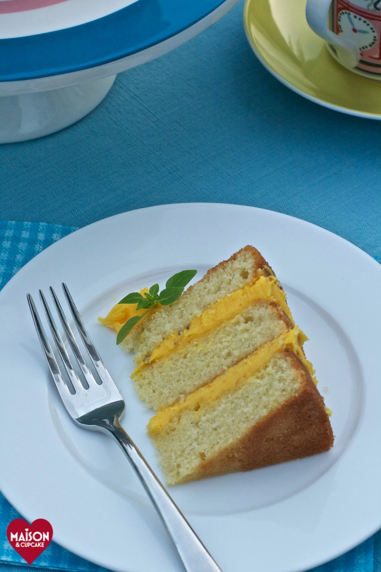 Make this naked lemon layer cake by MaisonCupcake.com