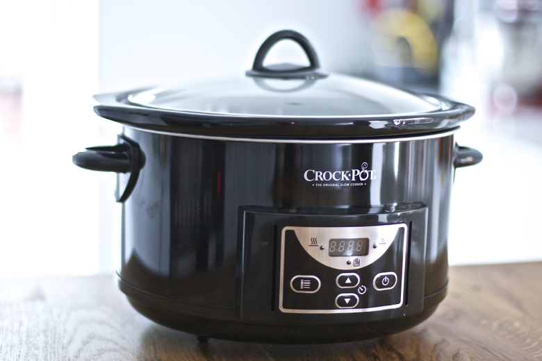 Crock-Pot 4.5 quart slow cooker - Making beef stew [unboxing