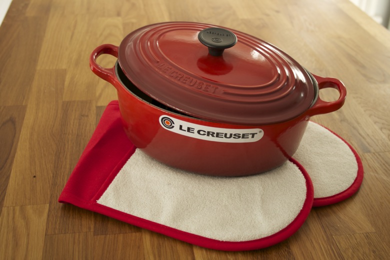 Le-creuset-oval-casserole