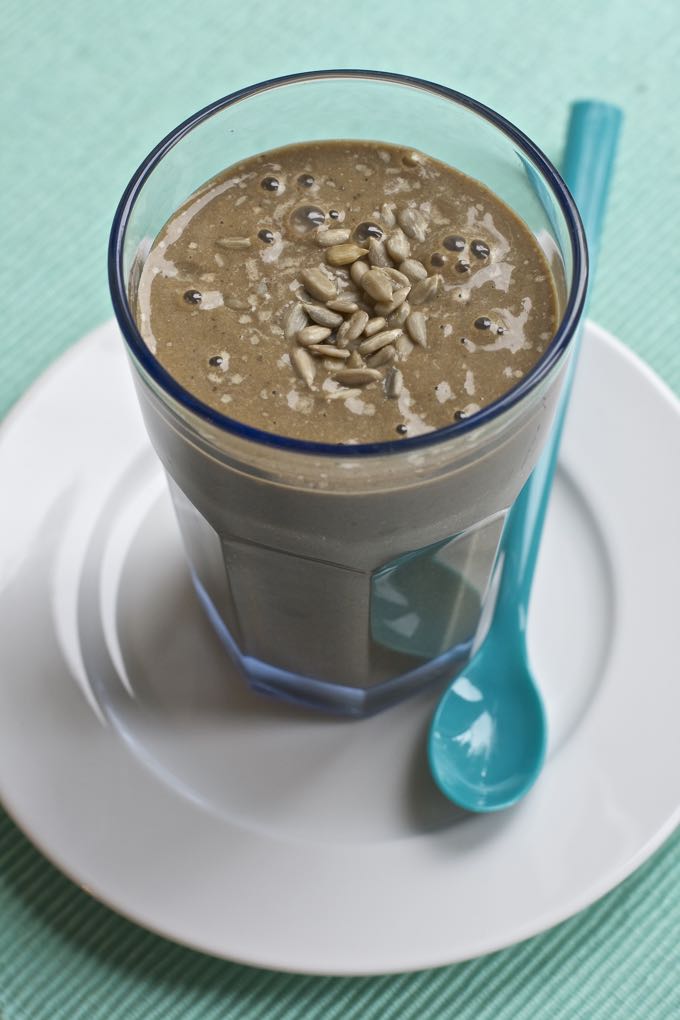 Prune-kale-chocolate-smoothie - 5