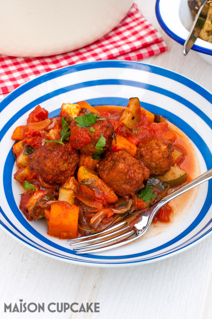 How to make easy meatball casserole Moroccan tagine style stew - full recipe at MaisonCupcake.com