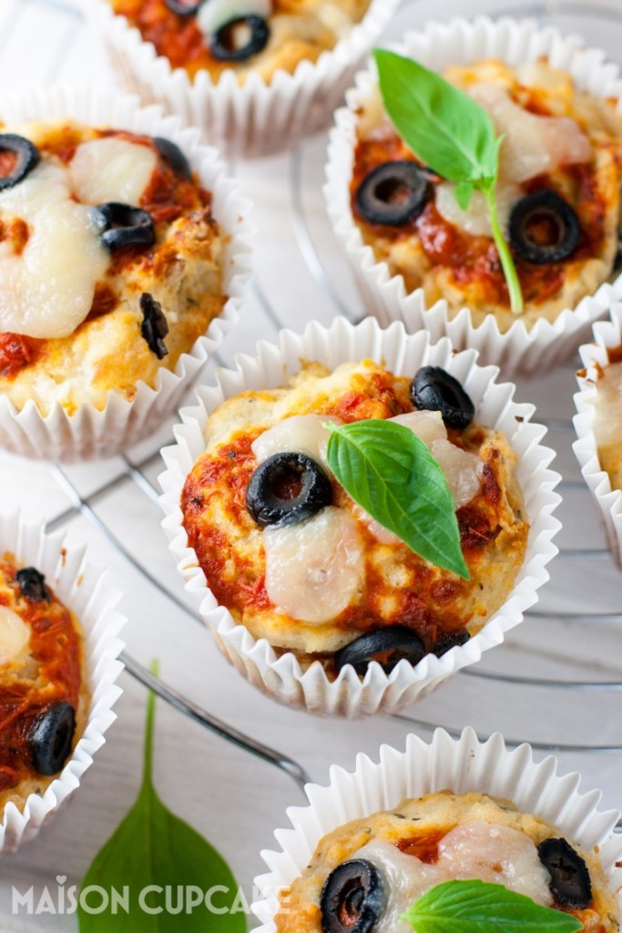 Bake these easy Pizza Muffins with Black Olives in little over 30 minutes - recipe at maisoncupcake.com