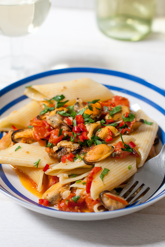 Chilli mussels with pennoni pasta recipe