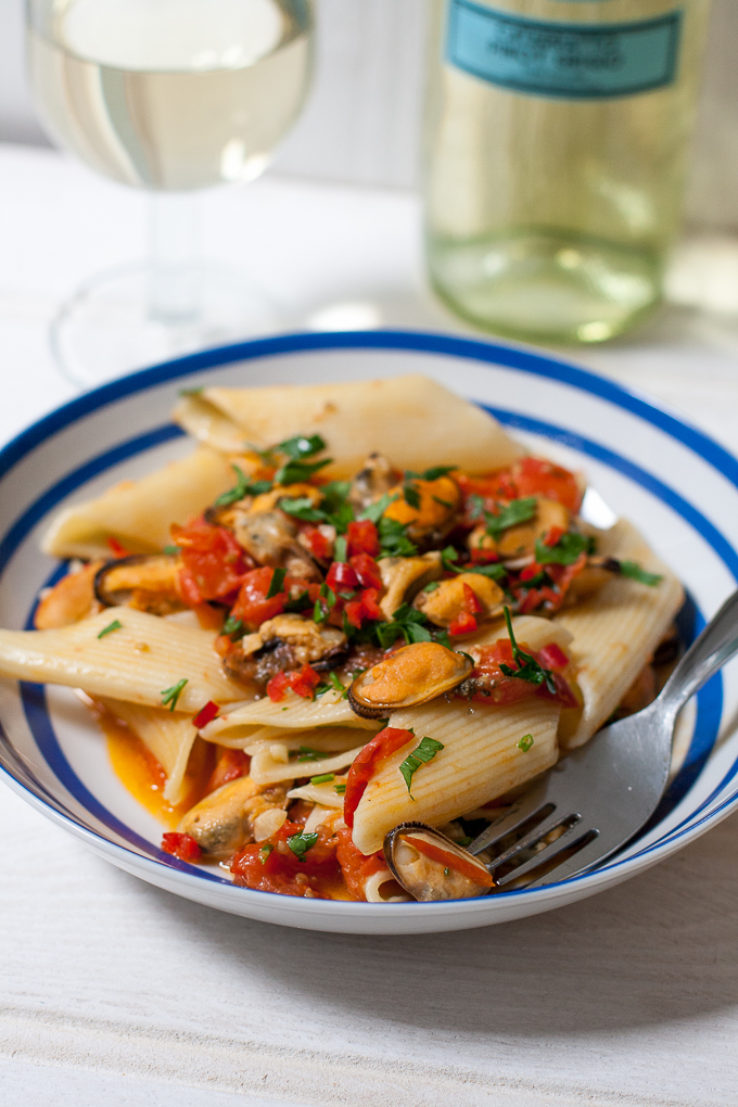 Chilli mussels with pennoni pasta recipe