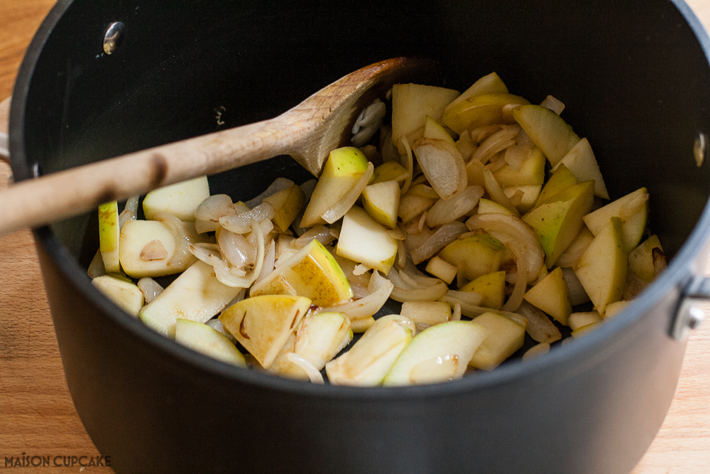 Apple and Soya Bean Soup step by steps