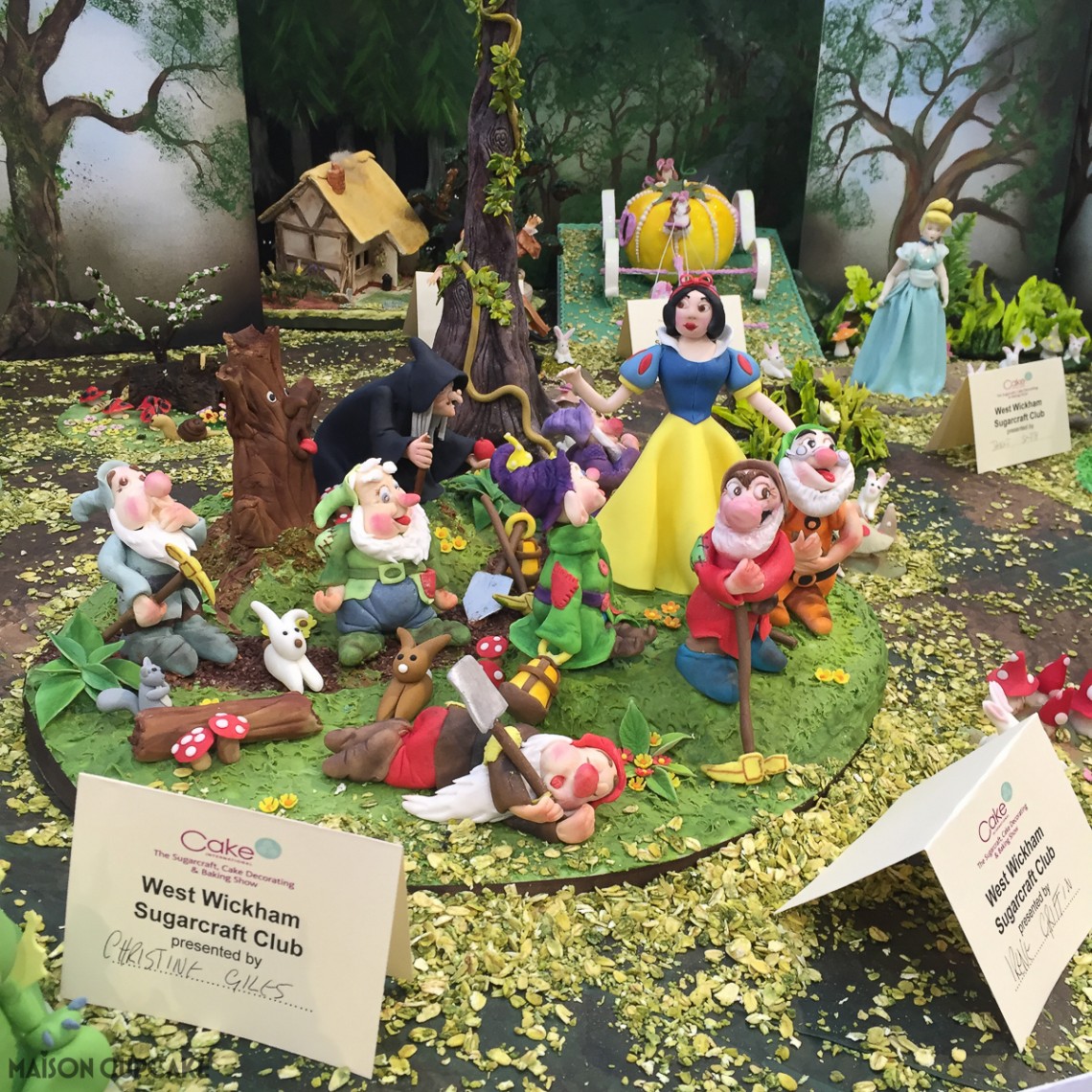 Snow White and the Seven Dwarves Cake