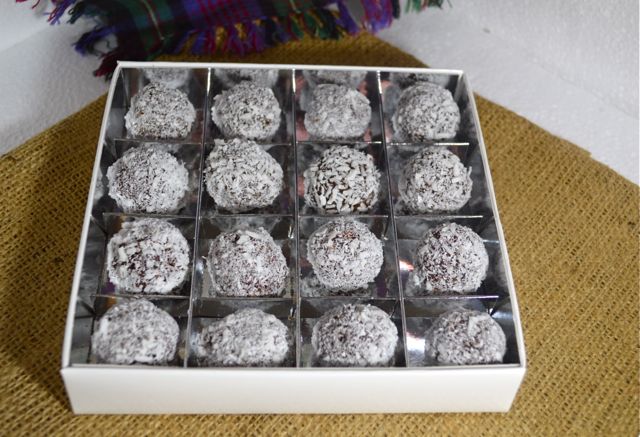 20 energy snack ideas for carb loading and exercise recovery: coconut bliss balls