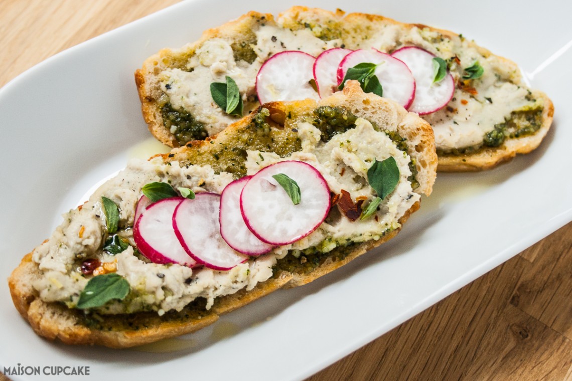 Open sandwiches with focaccia and hummus