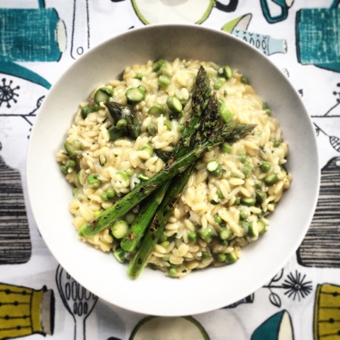 Orzo risotto with asparagus and mint