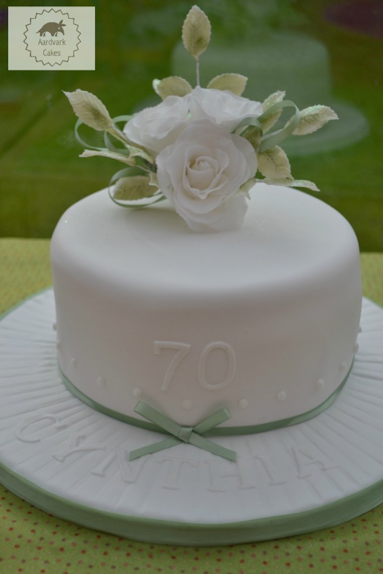 botw-70th-Birthday-Cake-White-Roses