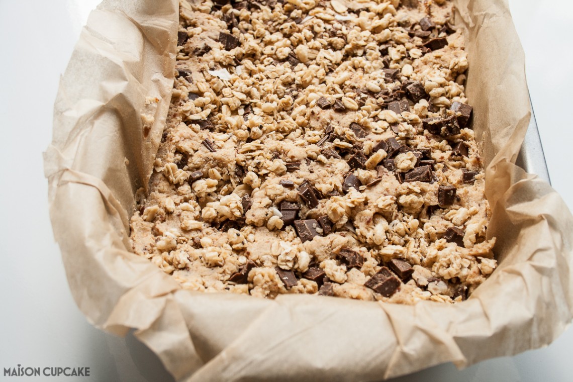 Tasty chickpea blondies with choc chips, coconut and chia granola