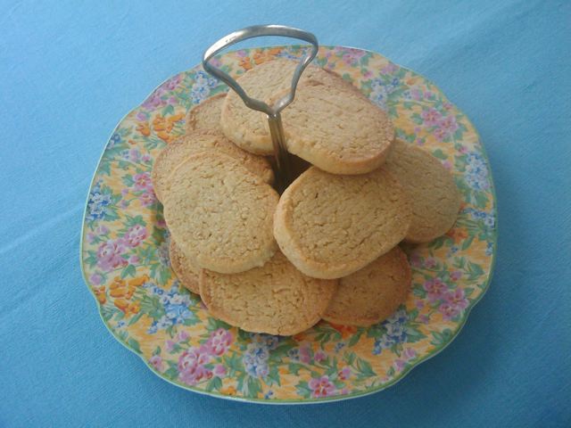 Oat Vanilla Shortbread Cookies