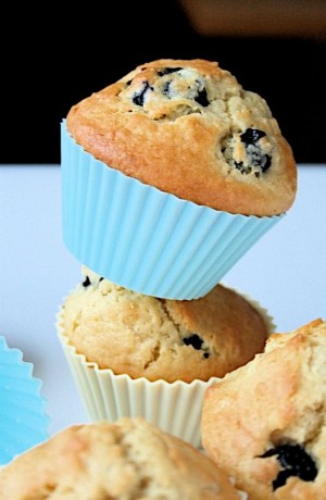 Blueberry and vanilla muffins