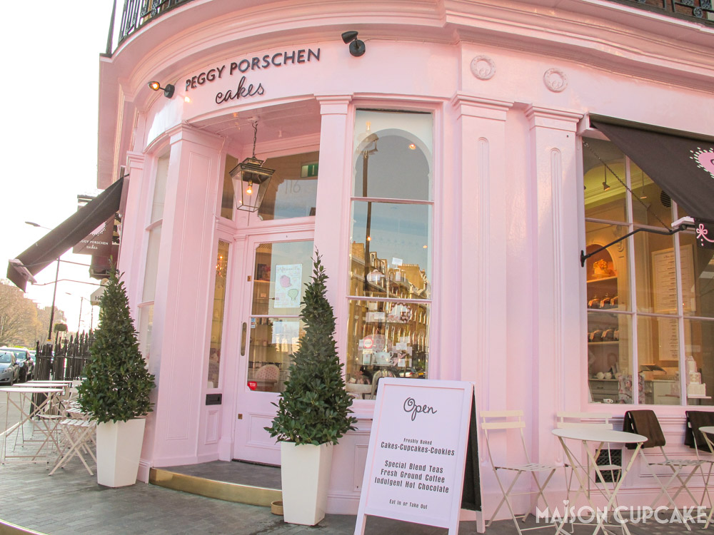 Peggy Porschen Cafe doorway 2011 before flower decor