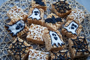 Marshmallow squares with Halloween Spiders