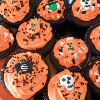 Orange Halloween cupcakes