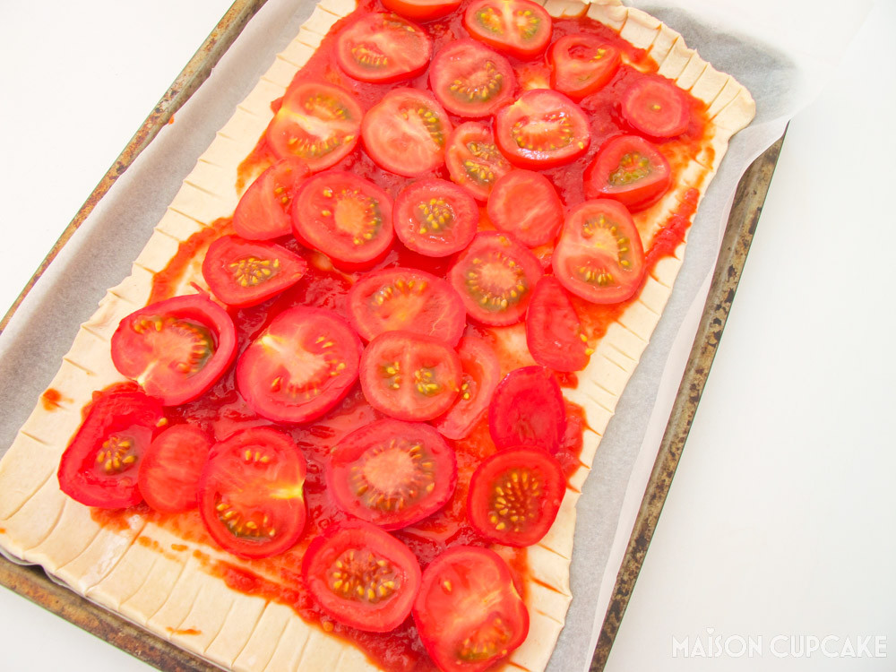 Tomato Olive Caper Tart - steps - arranging tomato slices