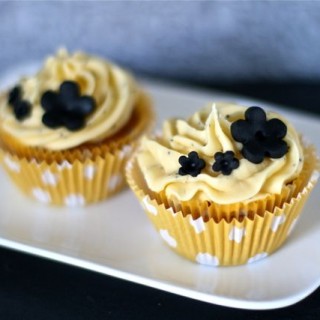 lemon and poppy seed cupcakes