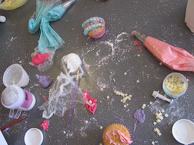 Mr Muscle cupcake decorating class